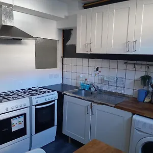  Homestay Single Bedrooms With Wifi And Underbed 10 United Kingdom